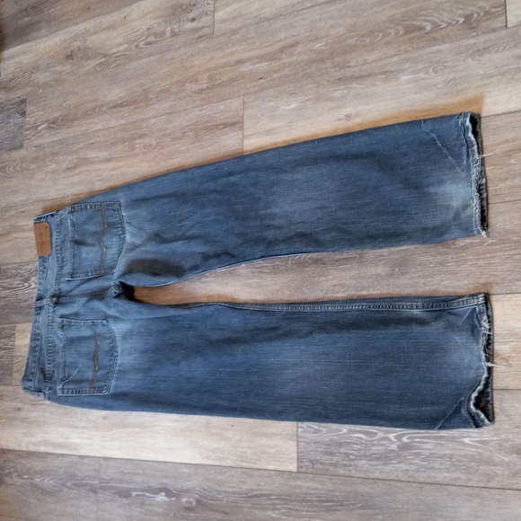 AMERICAN EAGLE RELAXED, DISTRESSED BOTTOM, BLUE JEANS ๐ - Picture 13 of 16